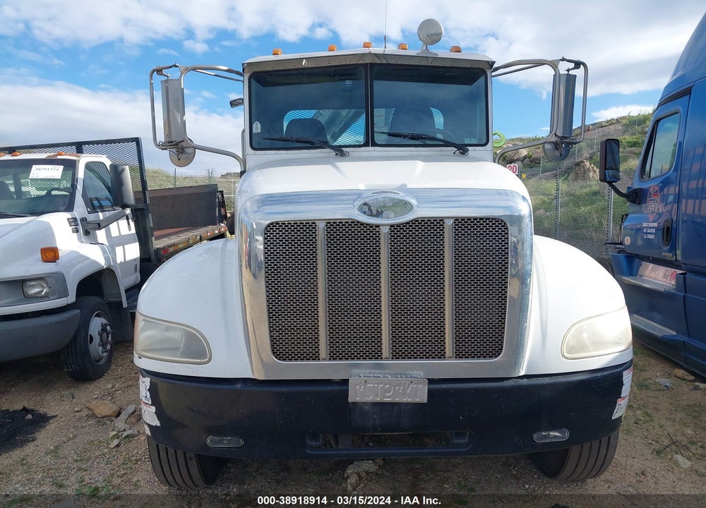 2014 PETERBILT 348 VIN: 2NP3LJ9X3EM232671