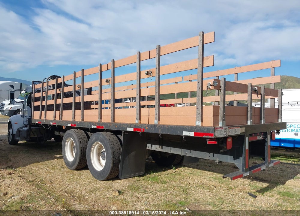 2014 PETERBILT 348 VIN: 2NP3LJ9X3EM232671