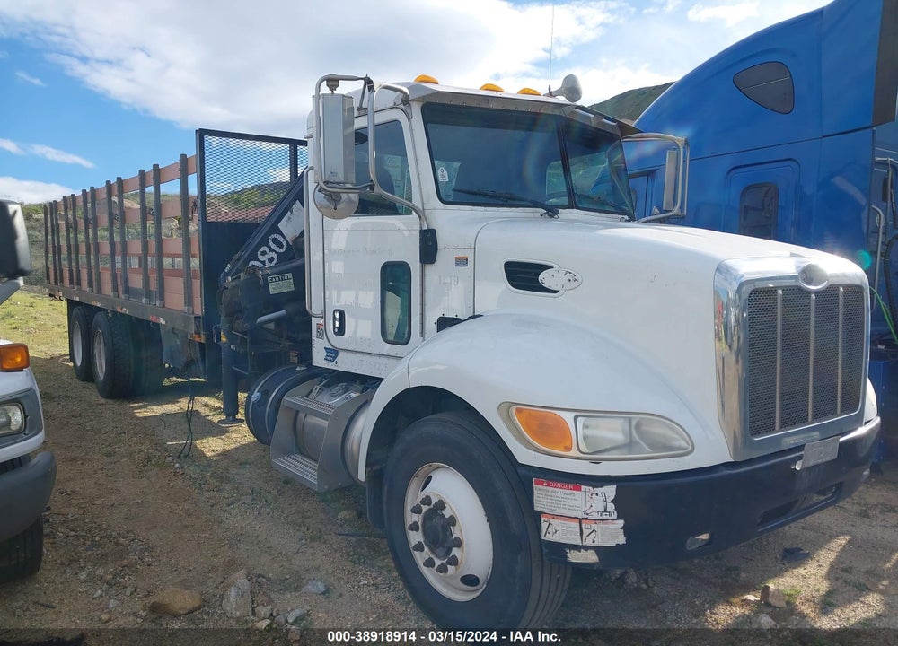2014 PETERBILT 348 VIN: 2NP3LJ9X3EM232671
