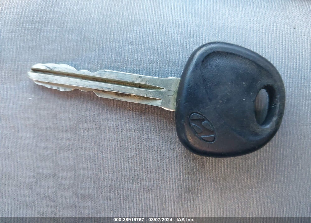 2008 HYUNDAI ELANTRA GLS/SE VIN: KMHDU46D98U517644