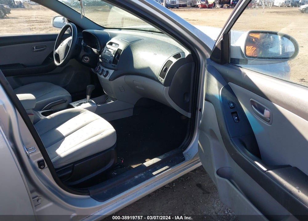 2008 HYUNDAI ELANTRA GLS/SE VIN: KMHDU46D98U517644