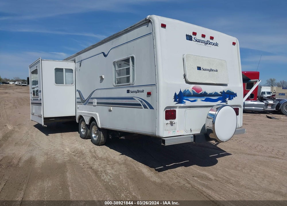 2001 SUNNYBROOK 26CK-S VIN: 4UBAS0M2811U24218