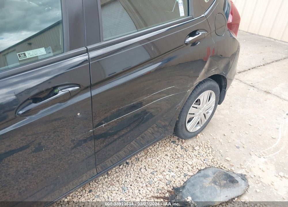2018 HONDA FIT LX VIN: 3HGGK5H40JM736577