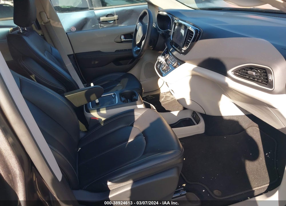 2023 CHRYSLER PACIFICA TOURING L VIN: 2C4RC1BG1PR612531