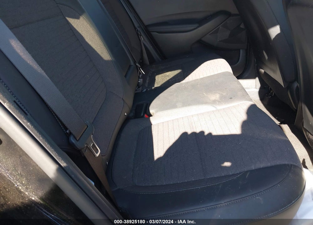2021 KIA SELTOS S VIN: KNDEUCAA7M7094135