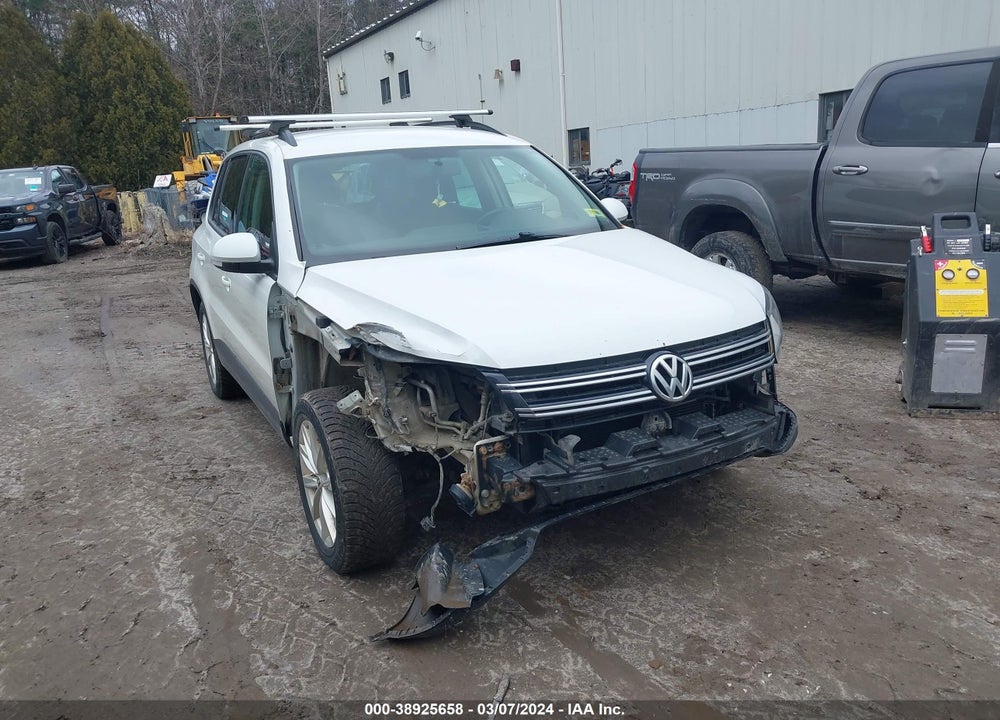 2015 VOLKSWAGEN TIGUAN SE VIN: WVGBV7AX5FW516693