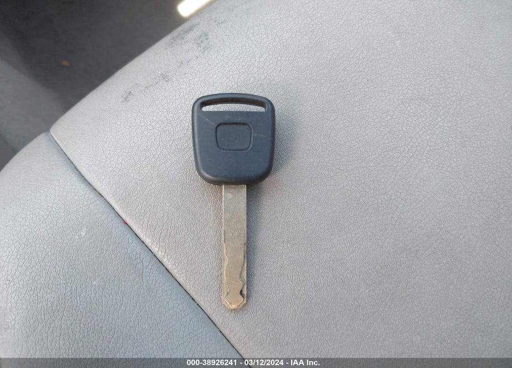 2011 HONDA CIVIC LX VIN: 2HGFA1F53BH506020