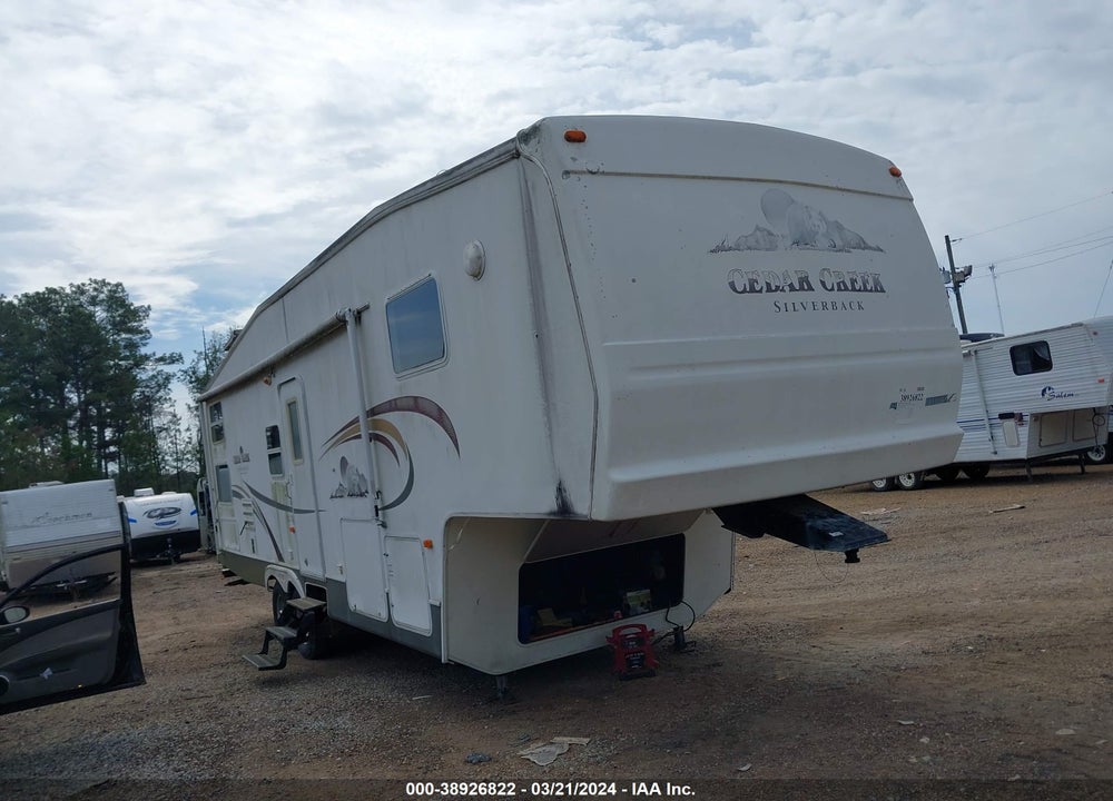 2004 CEDAR CREEK SILVER BACK FIFTH WH VIN: 4X4FCRJ234P190020