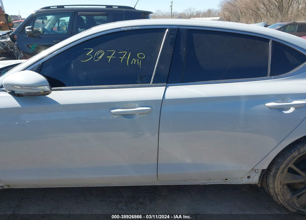 2022 GENESIS G70 3.3T AWD VIN: KMTG54TE3NU092091