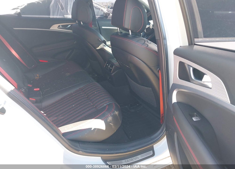 2022 GENESIS G70 3.3T AWD VIN: KMTG54TE3NU092091