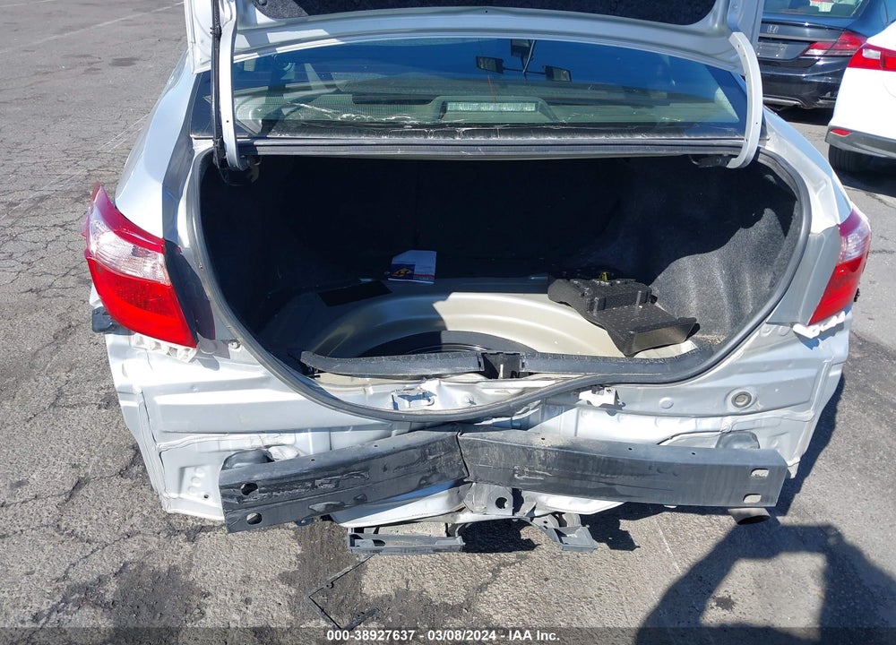 2017 TOYOTA COROLLA LE VIN: 5YFBURHE8HP697789