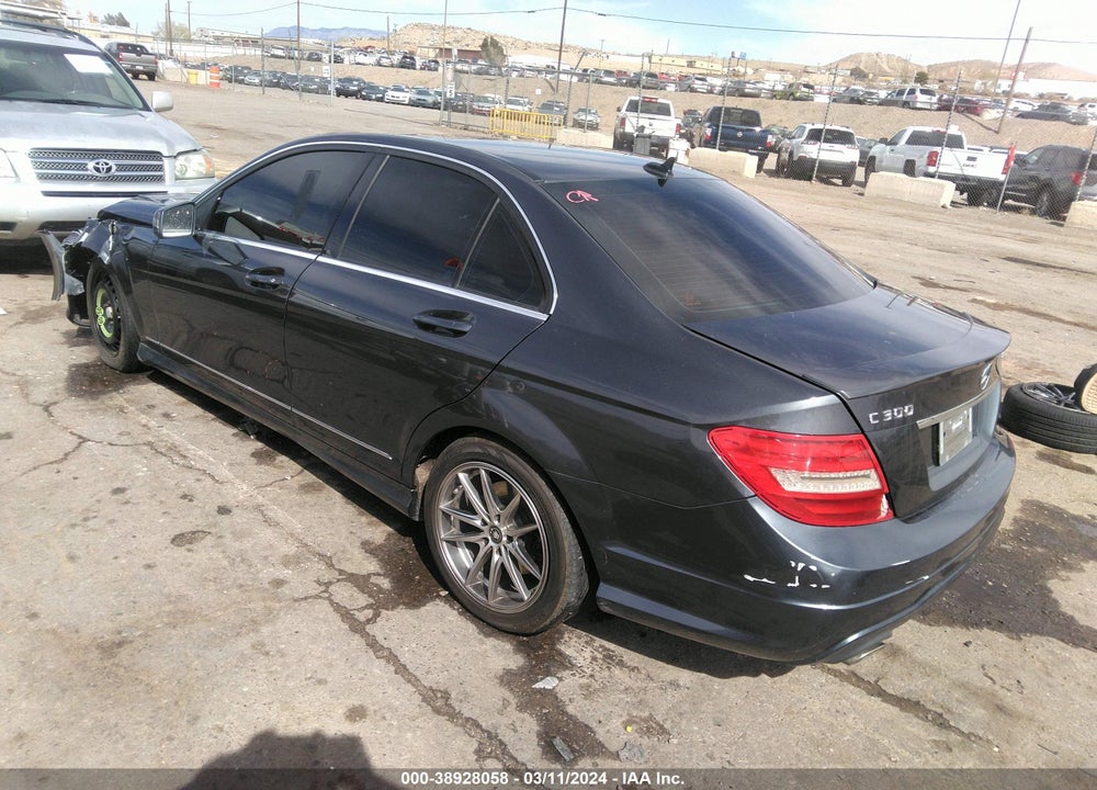 2013 MERCEDES-BENZ C 300 LUXURY 4MATIC/SPORT 4MATIC VIN: WDDGF8AB6DR283684