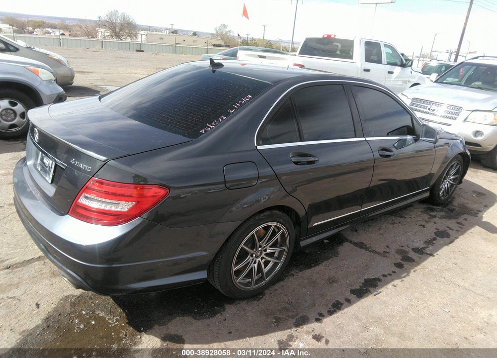 2013 MERCEDES-BENZ C 300 LUXURY 4MATIC/SPORT 4MATIC VIN: WDDGF8AB6DR283684