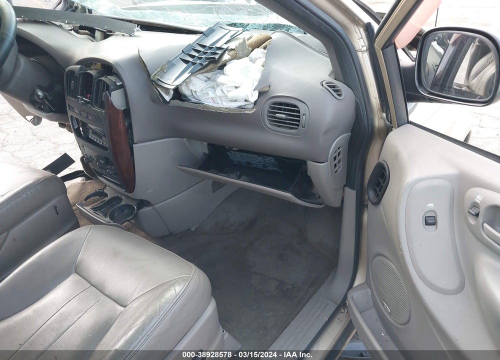 2001 CHRYSLER TOWN & COUNTRY LXI VIN: 2C4GP54L61R168213