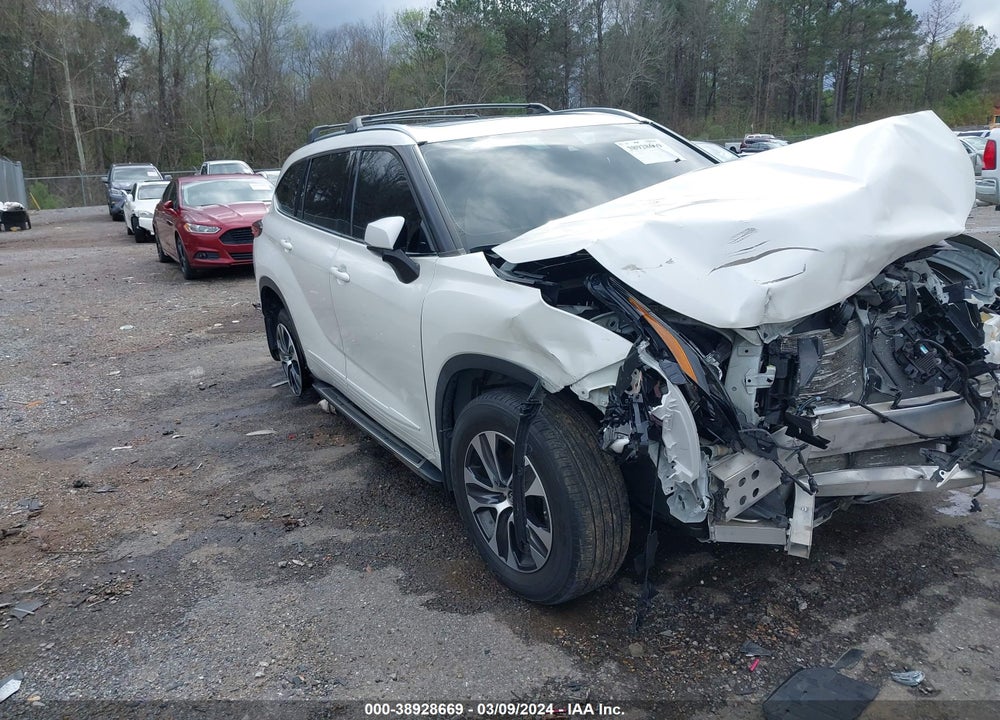 2021 TOYOTA HIGHLANDER XLE VIN: 5TDGZRAH7MS526321