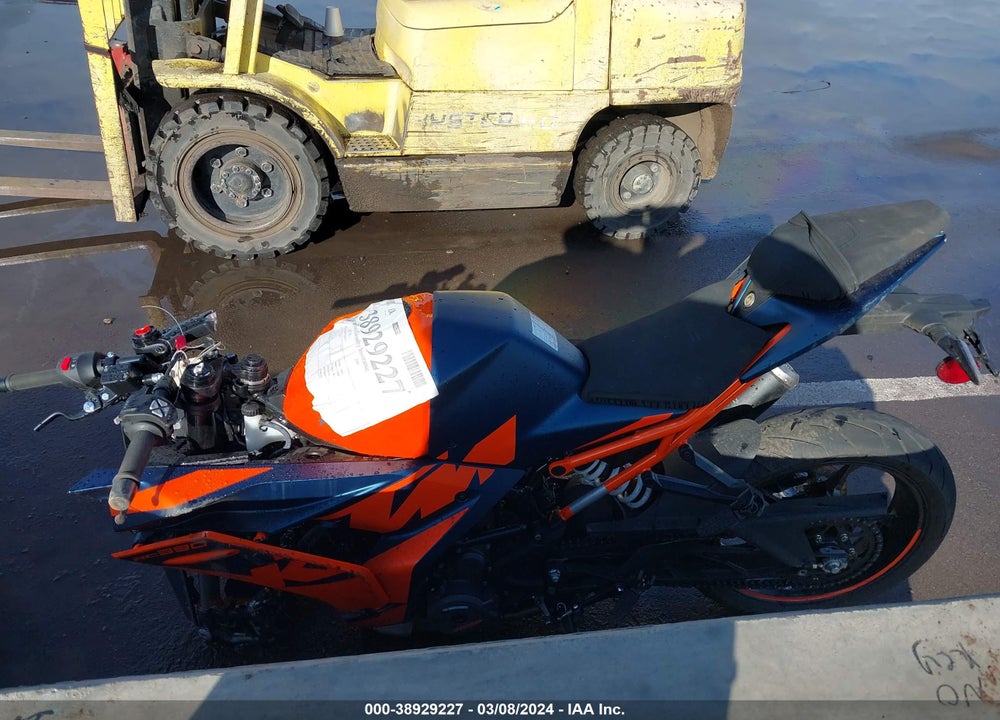 2023 KTM 390 VIN: MD2JYJ401PC226676