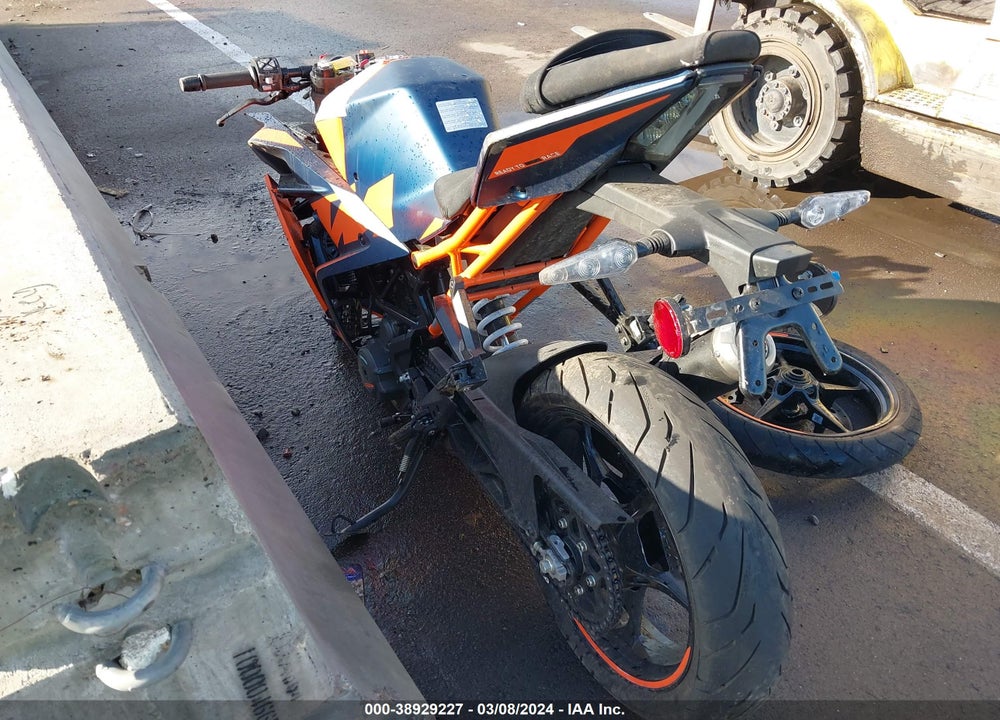 2023 KTM 390 VIN: MD2JYJ401PC226676