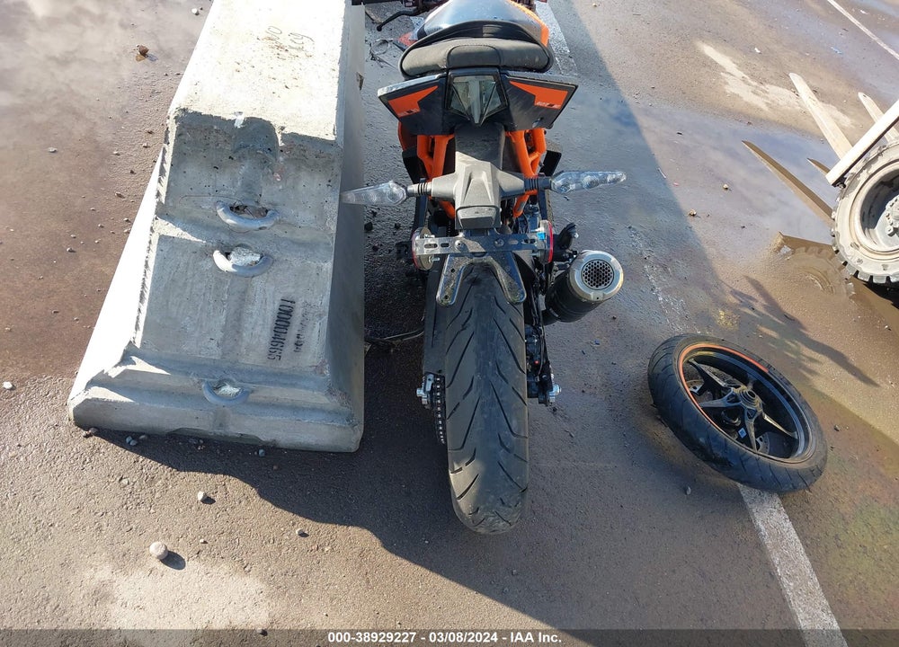 2023 KTM 390 VIN: MD2JYJ401PC226676
