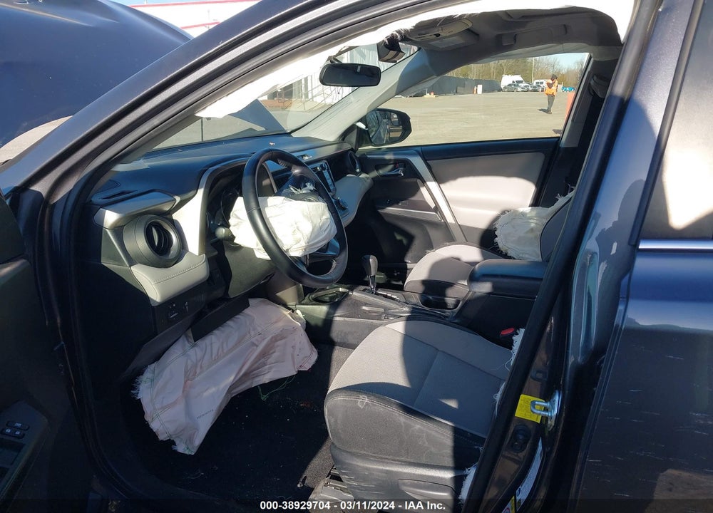 2016 TOYOTA RAV4 XLE VIN: JTMWFREV1GJ089986