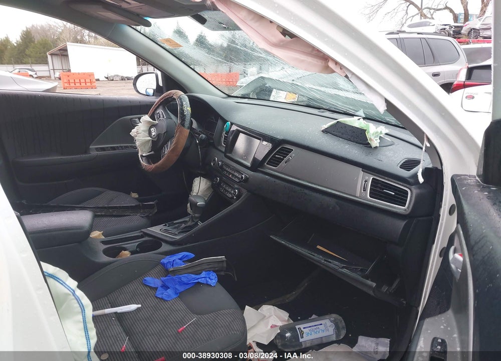 2018 KIA NIRO LX VIN: KNDCB3LC8J5157701