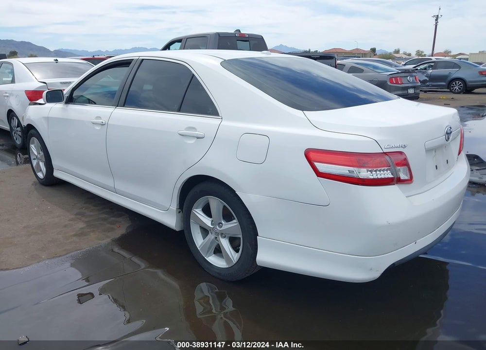2011 TOYOTA CAMRY SE VIN: 4T1BF3EK9BU627306