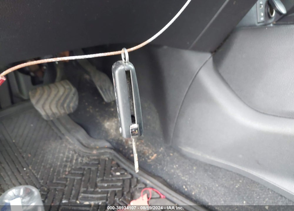 2016 NISSAN ROGUE S VIN: 5N1AT2MV0GC843715