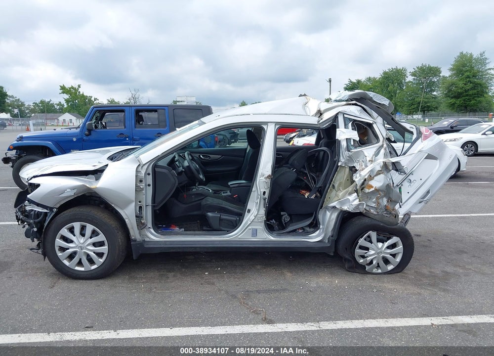 2016 NISSAN ROGUE S VIN: 5N1AT2MV0GC843715