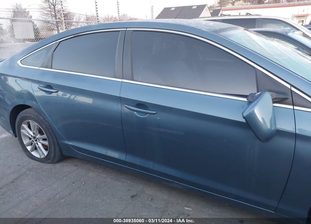 2017 HYUNDAI SONATA VIN: 5NPE24AF2HH517762