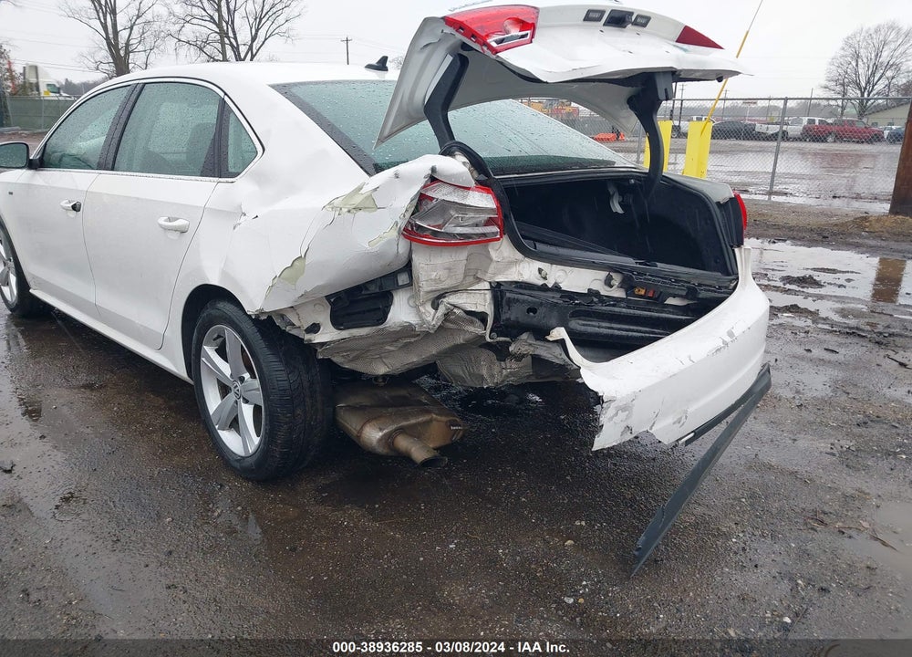 2015 VOLKSWAGEN PASSAT 1.8T LIMITED EDITION VIN: 1VWAT7A36FC112867