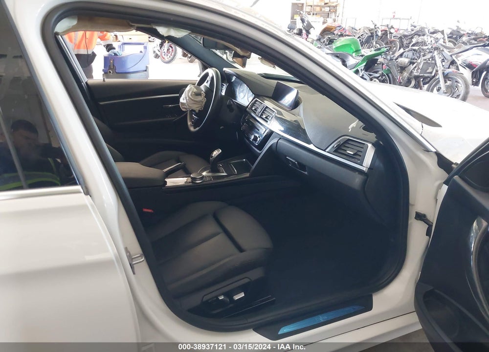 2018 BMW 330I VIN: WBA8B9G56JNV00250