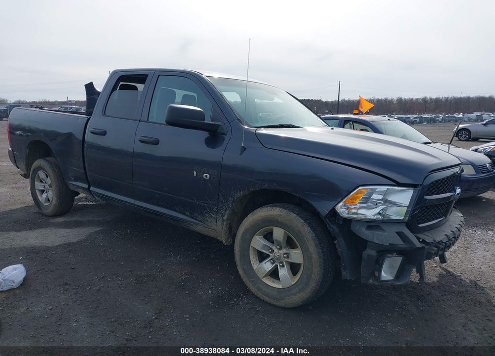 2018 RAM 1500 EXPRESS QUAD CAB 4X4 6'4 BOX VIN: 1C6RR7FG9JS261134