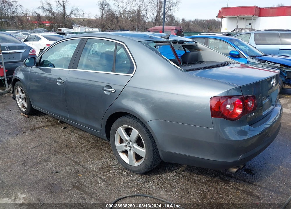2008 VOLKSWAGEN JETTA SE/SEL VIN: 3VWRM71K28M106279