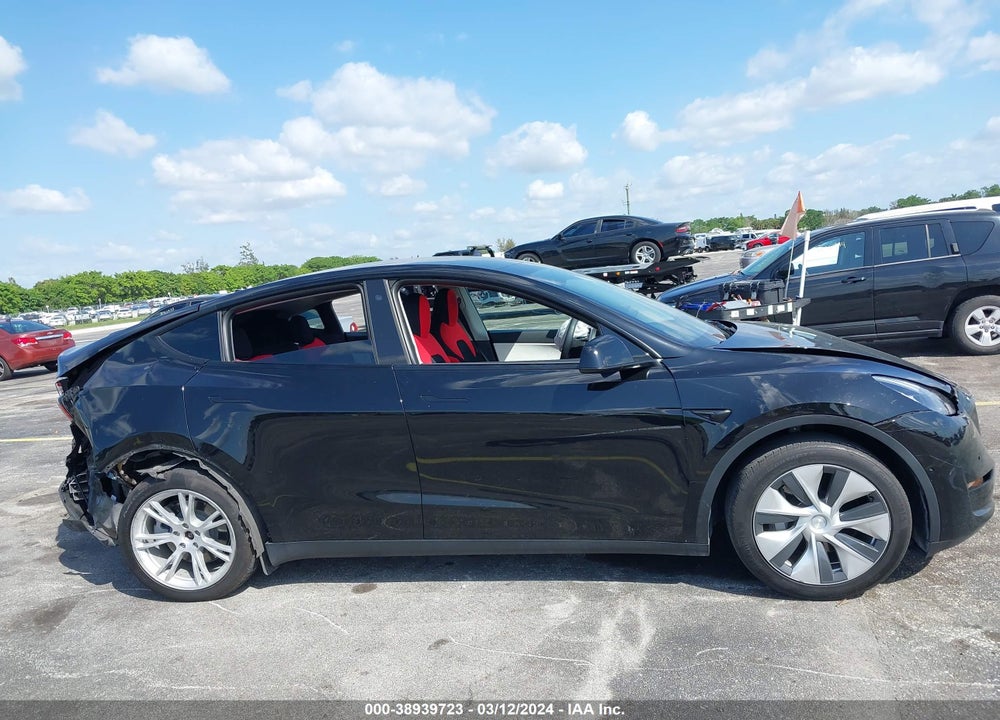 2021 TESLA MODEL Y STANDARD RANGE REAR-WHEEL DRIVE VIN: 5YJYGDED2MF103963