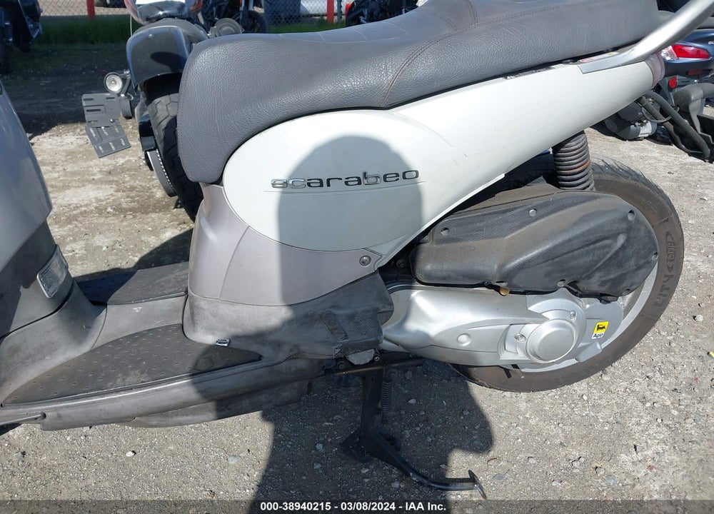 2009 APRILIA SCARABEO 200 VIN: ZD4RBC00X9J001011