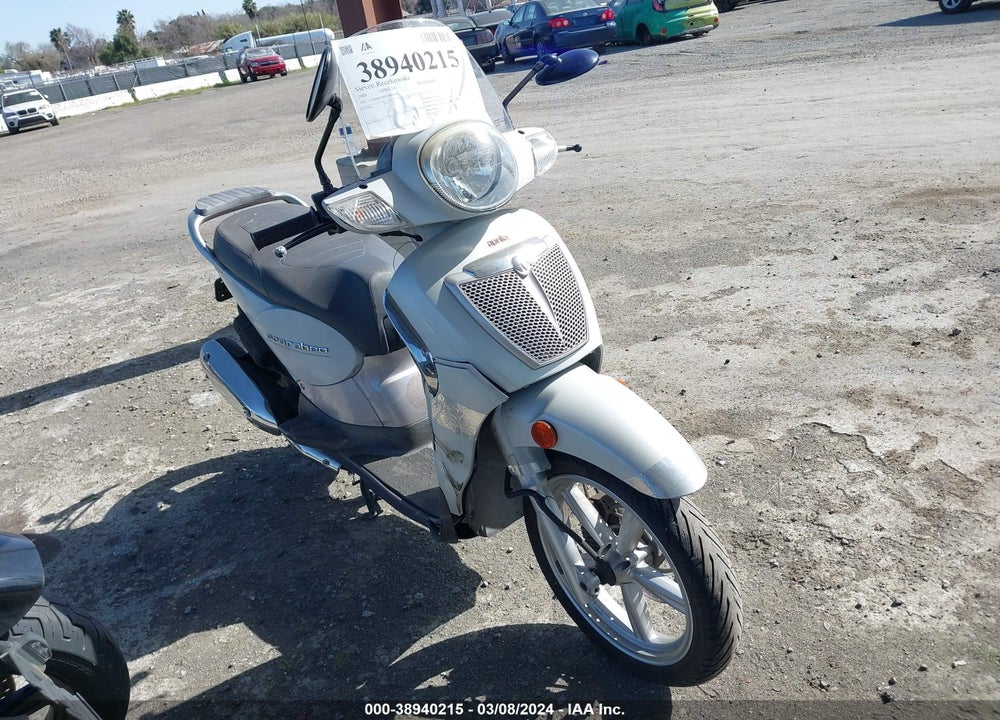 2009 APRILIA SCARABEO 200 VIN: ZD4RBC00X9J001011