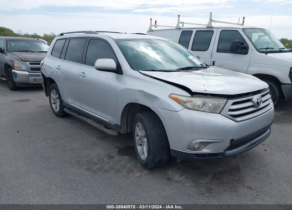 2013 TOYOTA HIGHLANDER BASE PLUS V6 VIN: 5TDZK3EH8DS110993