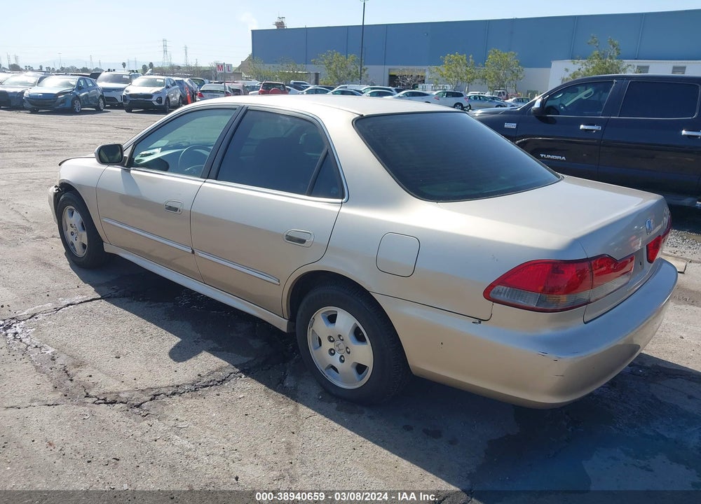 2001 HONDA ACCORD 3.0 EX VIN: 1HGCG16581A018809