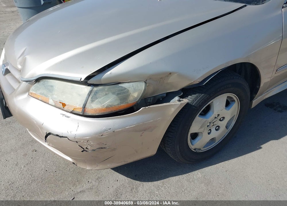 2001 HONDA ACCORD 3.0 EX VIN: 1HGCG16581A018809