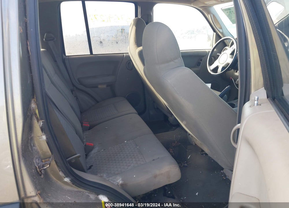 2005 JEEP LIBERTY SPORT VIN: 1J8GL48K45W630300
