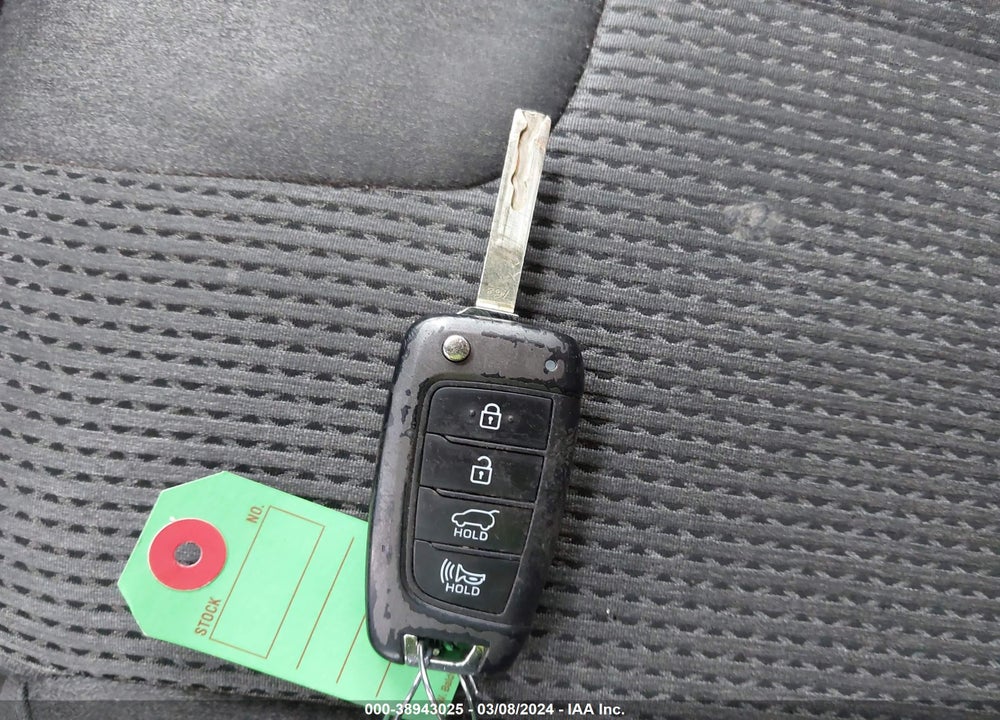 2019 HYUNDAI SANTA FE SE VIN: 5NMS2CADXKH092890