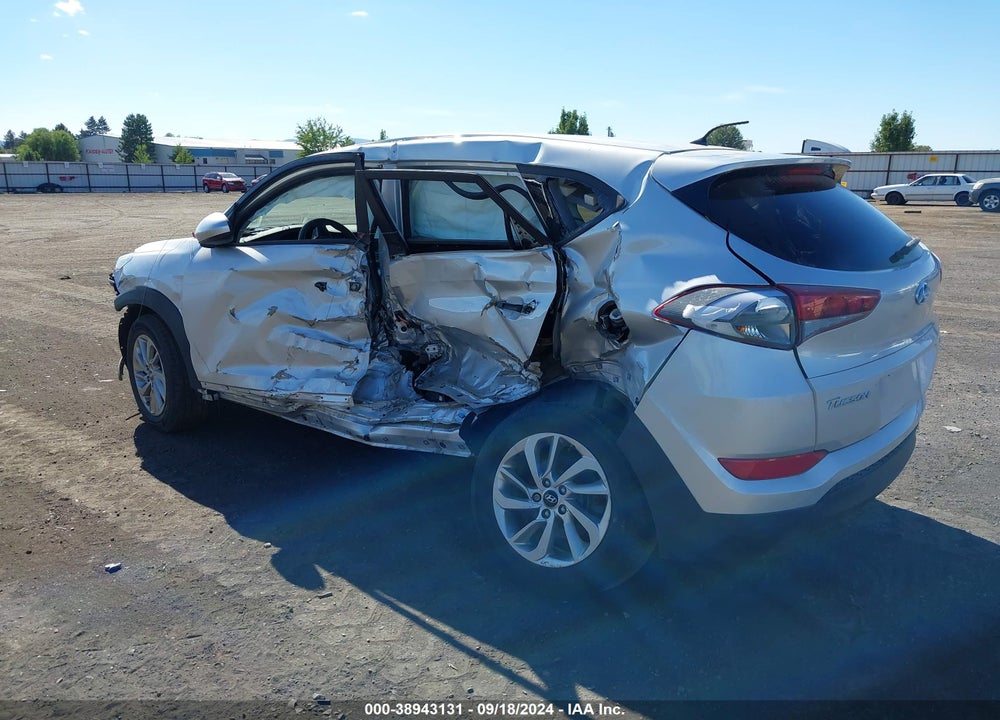 2018 HYUNDAI TUCSON SE VIN: KM8J2CA47JU717504