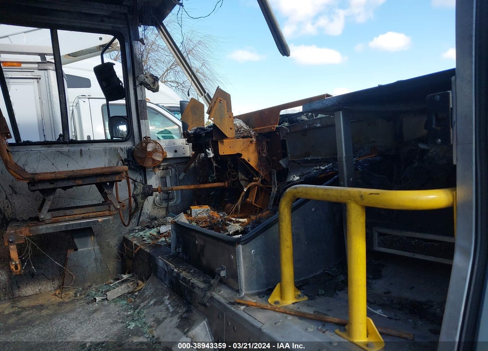2020 FREIGHTLINER MT45G VIN: 4UZAC2EAXLCMG7672