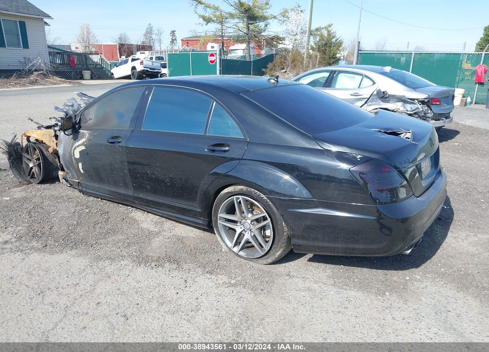 2010 MERCEDES-BENZ S 63 AMG VIN: WDDNG7HB4AA288445