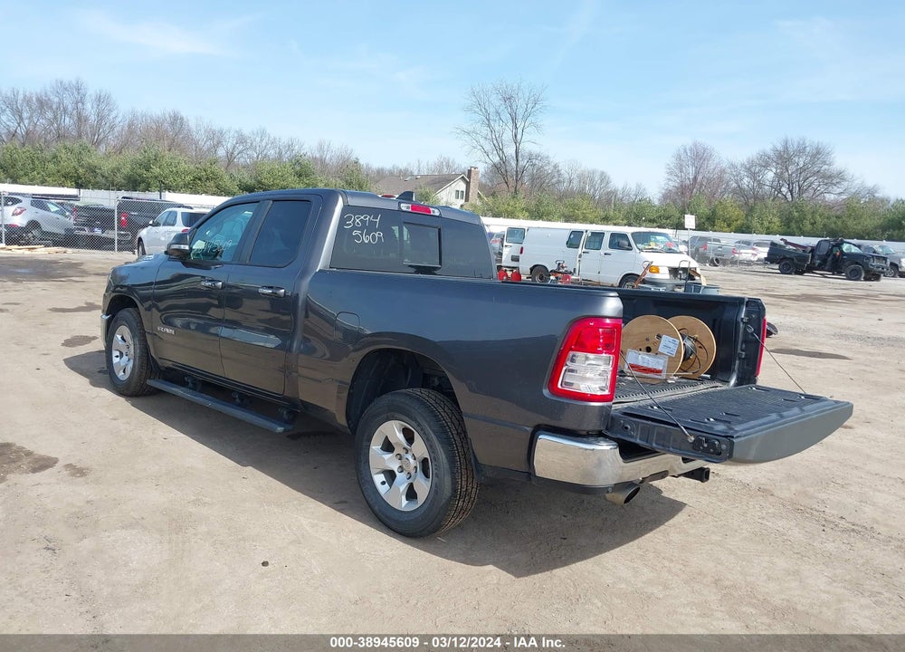 2020 RAM 1500 BIG HORN QUAD CAB 4X4 6'4 BOX VIN: 1C6SRFBT7LN268034