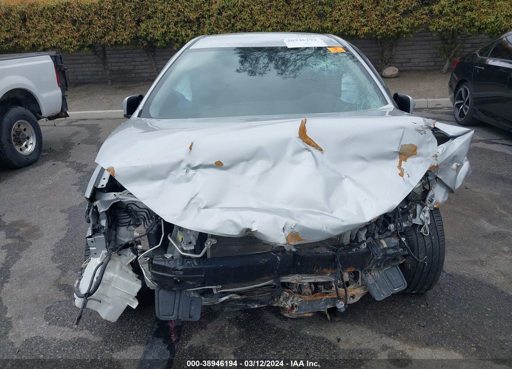 2019 TOYOTA COROLLA LE VIN: 2T1BURHE3KC171674