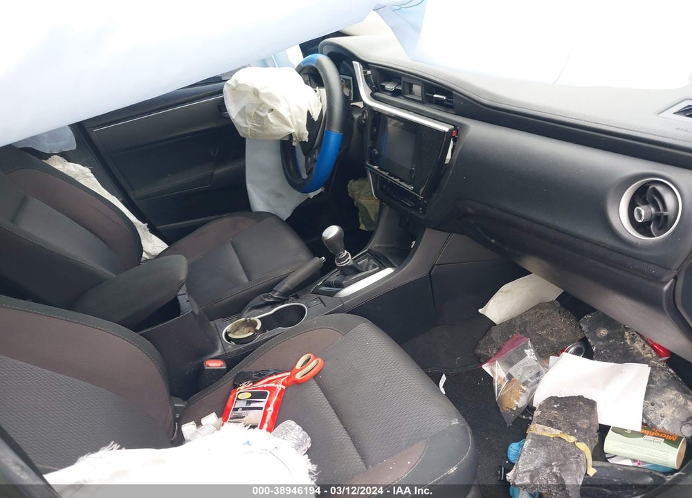 2019 TOYOTA COROLLA LE VIN: 2T1BURHE3KC171674
