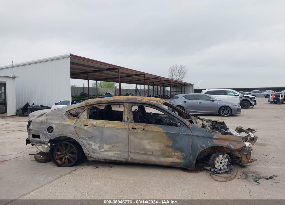 2018 CHEVROLET IMPALA 1LT VIN: 2G1105S3XJ9119635
