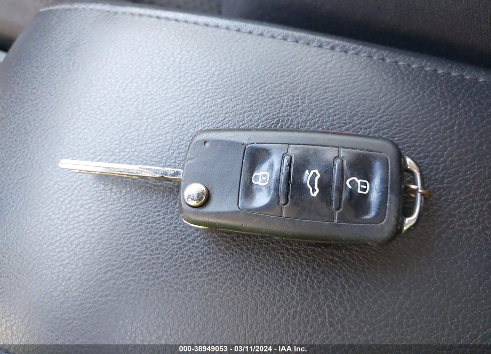 2014 VOLKSWAGEN JETTA 2.0L S VIN: 3VW2K7AJ1EM431869