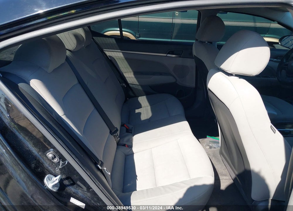 2018 HYUNDAI ELANTRA SEL VIN: KMHD84LF5JU702872