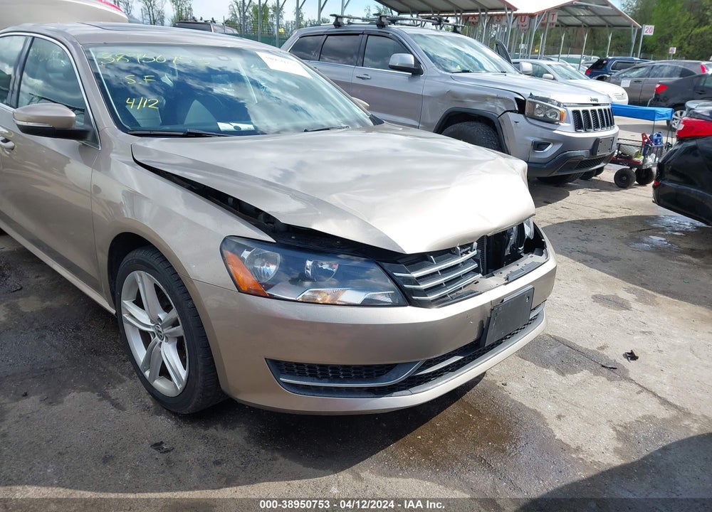 2015 VOLKSWAGEN PASSAT 2.0L TDI SE VIN: 1VWBV7A38FC015667